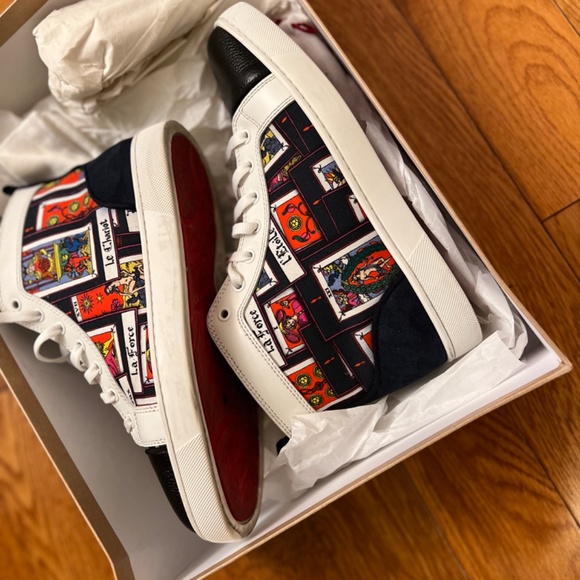Christian Louboutin - Picture 5 of 8